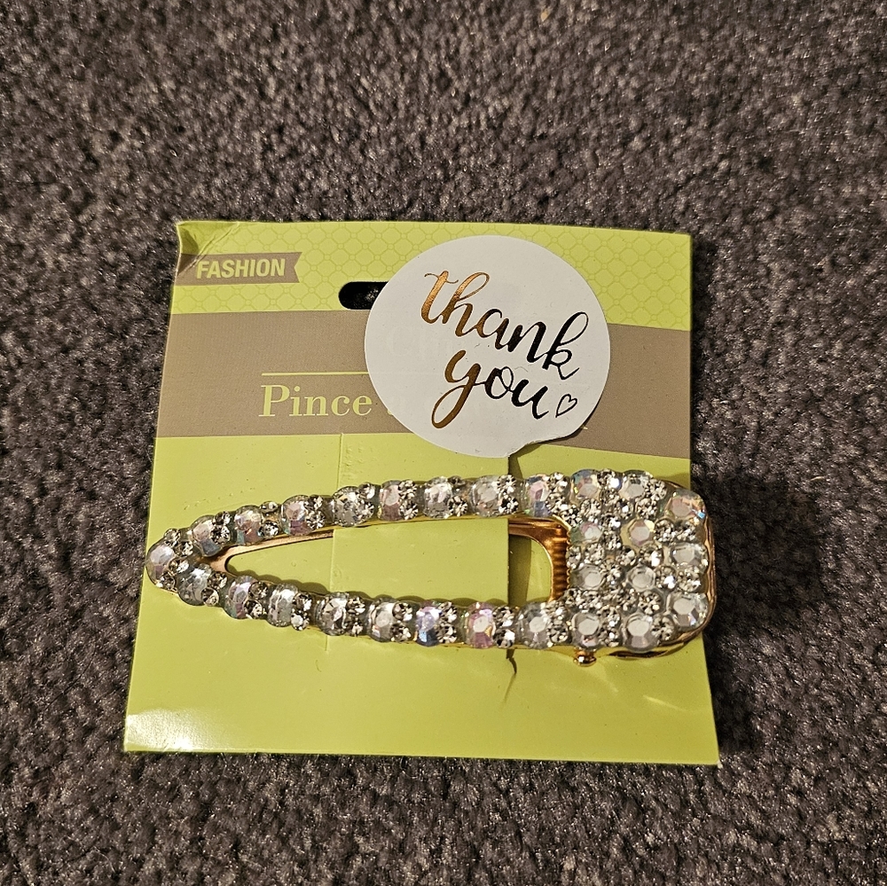 NWOT fashion rhinestone hair clip